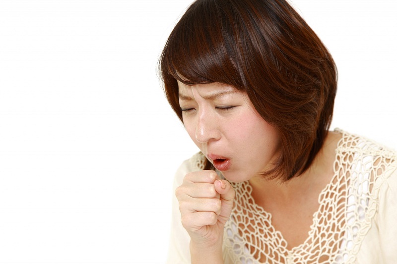 Ho thường xuyên và tăng nặng là một trong những triệu chứng của đợt cấp bệnh phổi tắc nghẽn mạn tính (COPD) 
